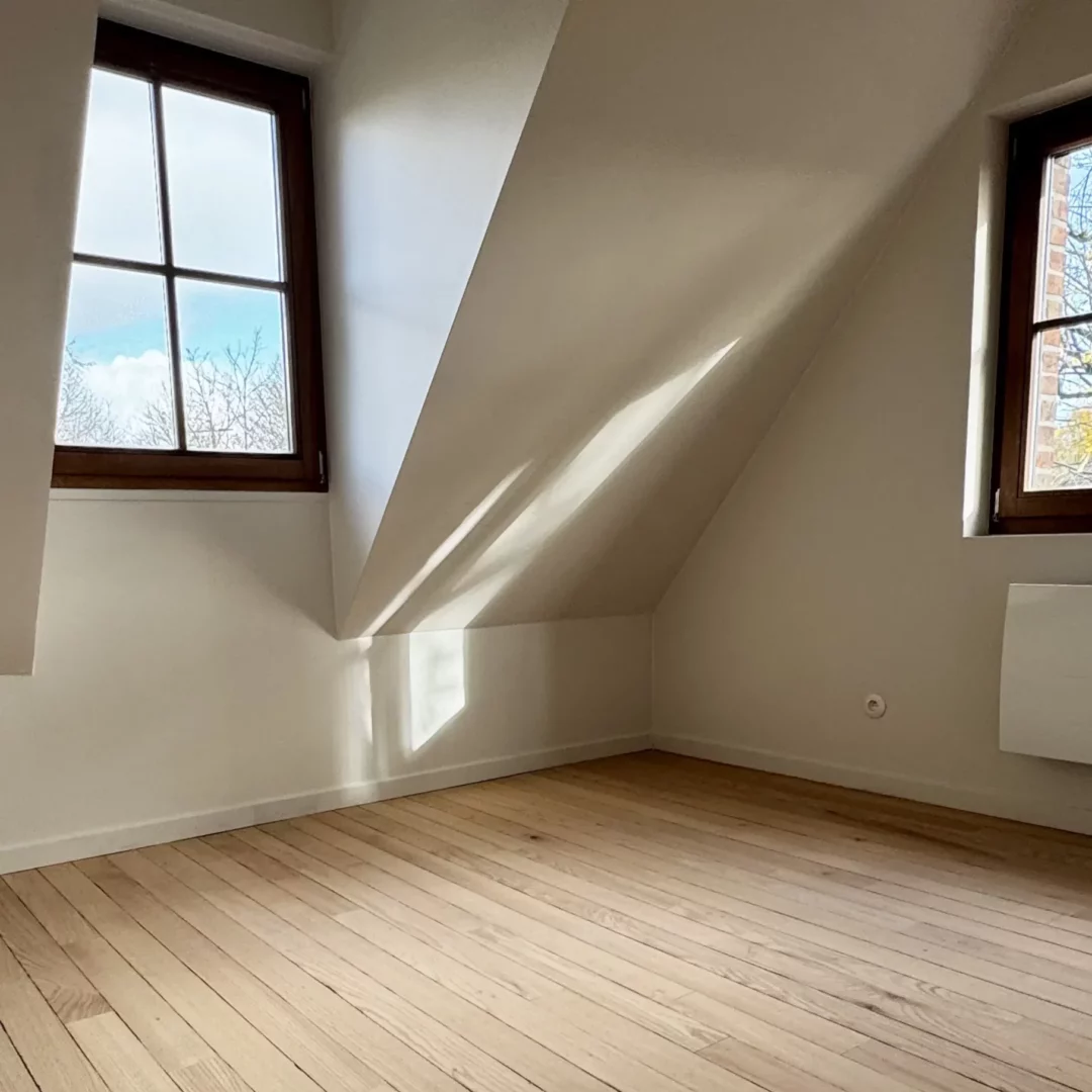 parquet en chêne massif américain flammé arrête vieillie main noircie